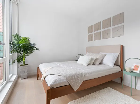 127 Concord Street image 2 of 11