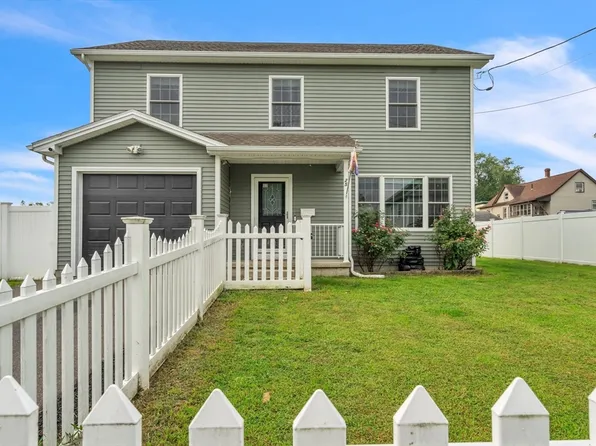 25 Thomas St, Chicopee, MA 01013