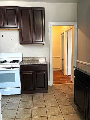 5th image of 84-06 109th St APT 6E