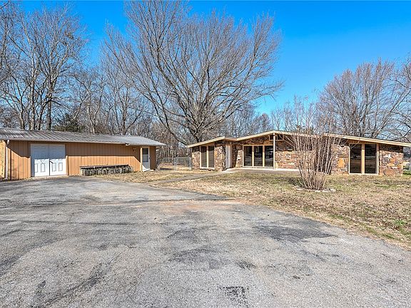 2nd image of 73 W Ozark Trl