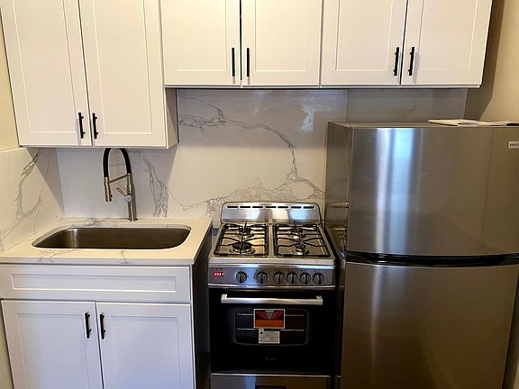 5th image of 146 E 2nd Ave #6
