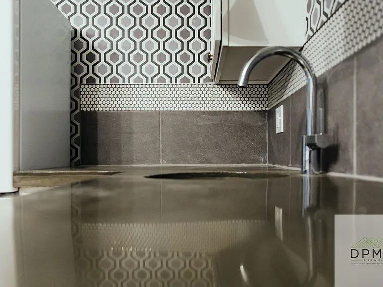 326 E Hillsdale St #8 — Photo 3