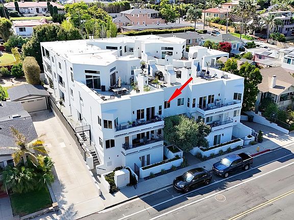 4th image of 422 Rosecrans St APT 8