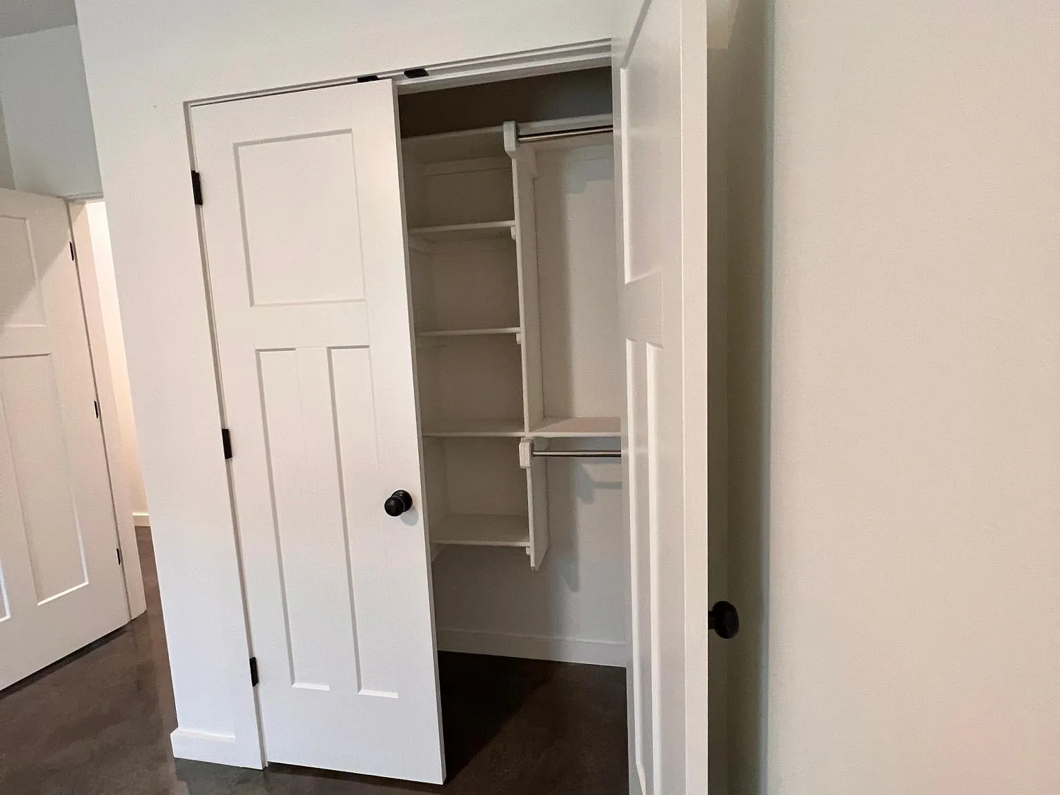 3 bed, 1300 sqft, $1,400 — Photo 4