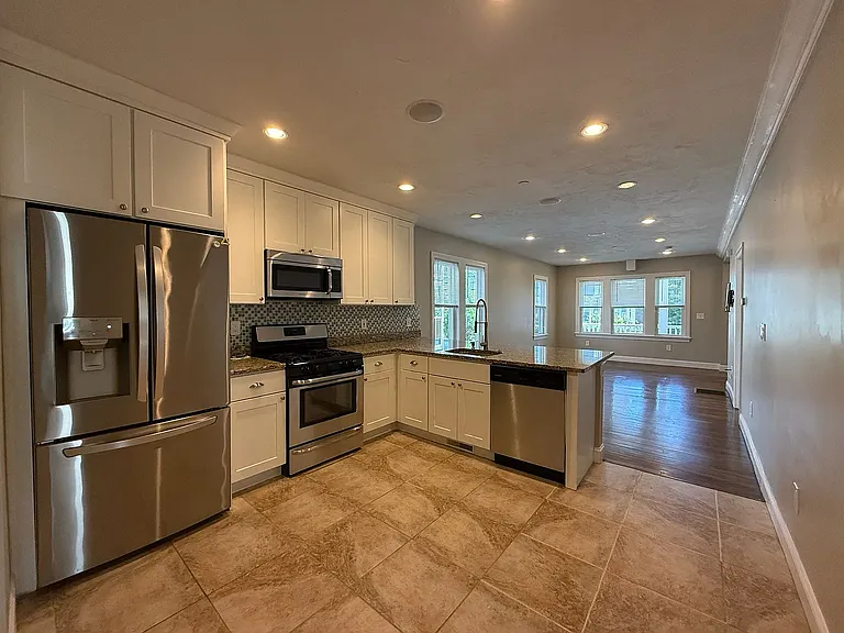210 Cedar St #1 — Photo 15