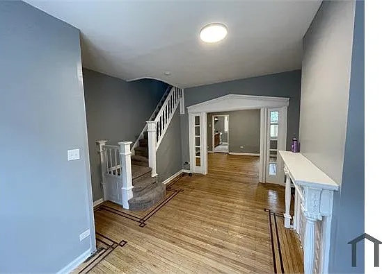 3 bed, 1100 sqft, $1,700 — Photo 2