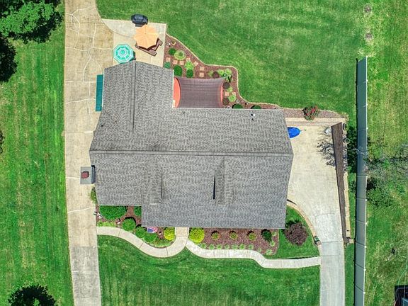 5th image of 1066 Caprice St