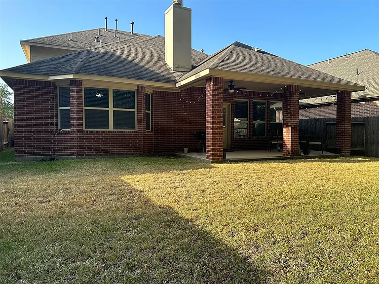 2423 Garden Shadow Dr — Photo 16