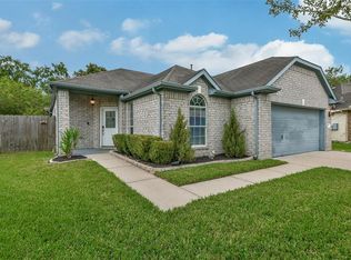 4027 Blueberry Ct, Dickinson, TX 77539