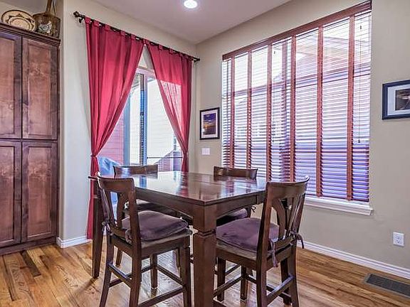 Breakfast nook & patio