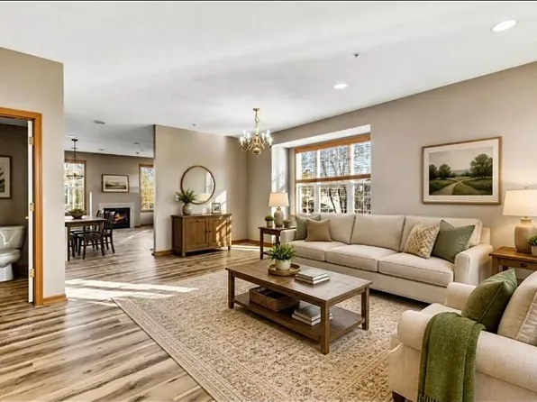 9980 Wildflower Dr, Eden Prairie, MN 55347