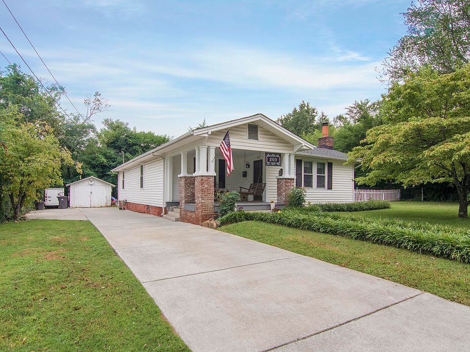 1st image of 209 Hillcrest Dr