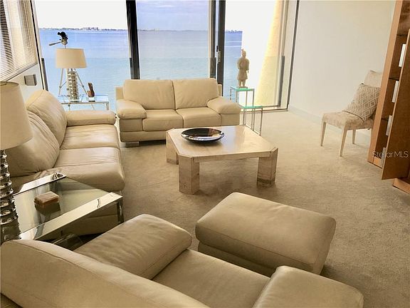 3rd image of 101 Sunset Dr #Penthouse 3