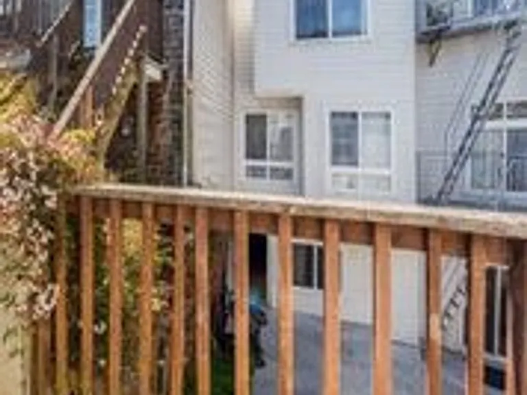 RC - 244-246 6th Ave — Photo 24