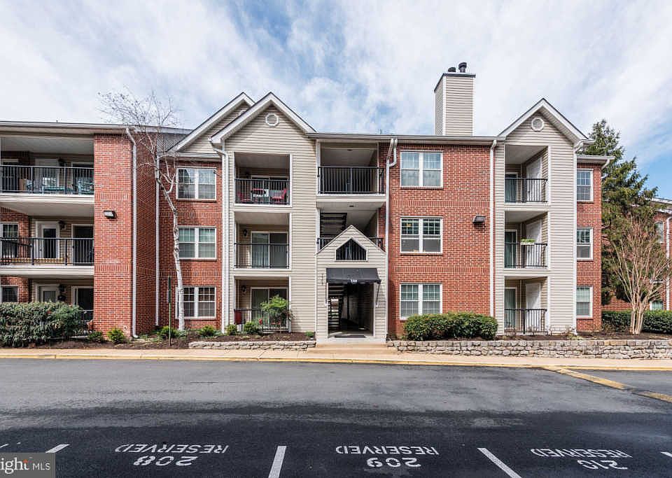 1st image of 3308 Wyndham Cres #218