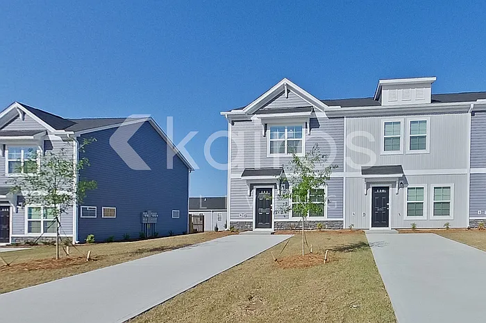 2441 Banyan Cir — Photo 3
