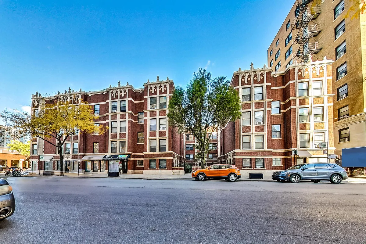 Building Photo - 1064 W Granville Ave #12