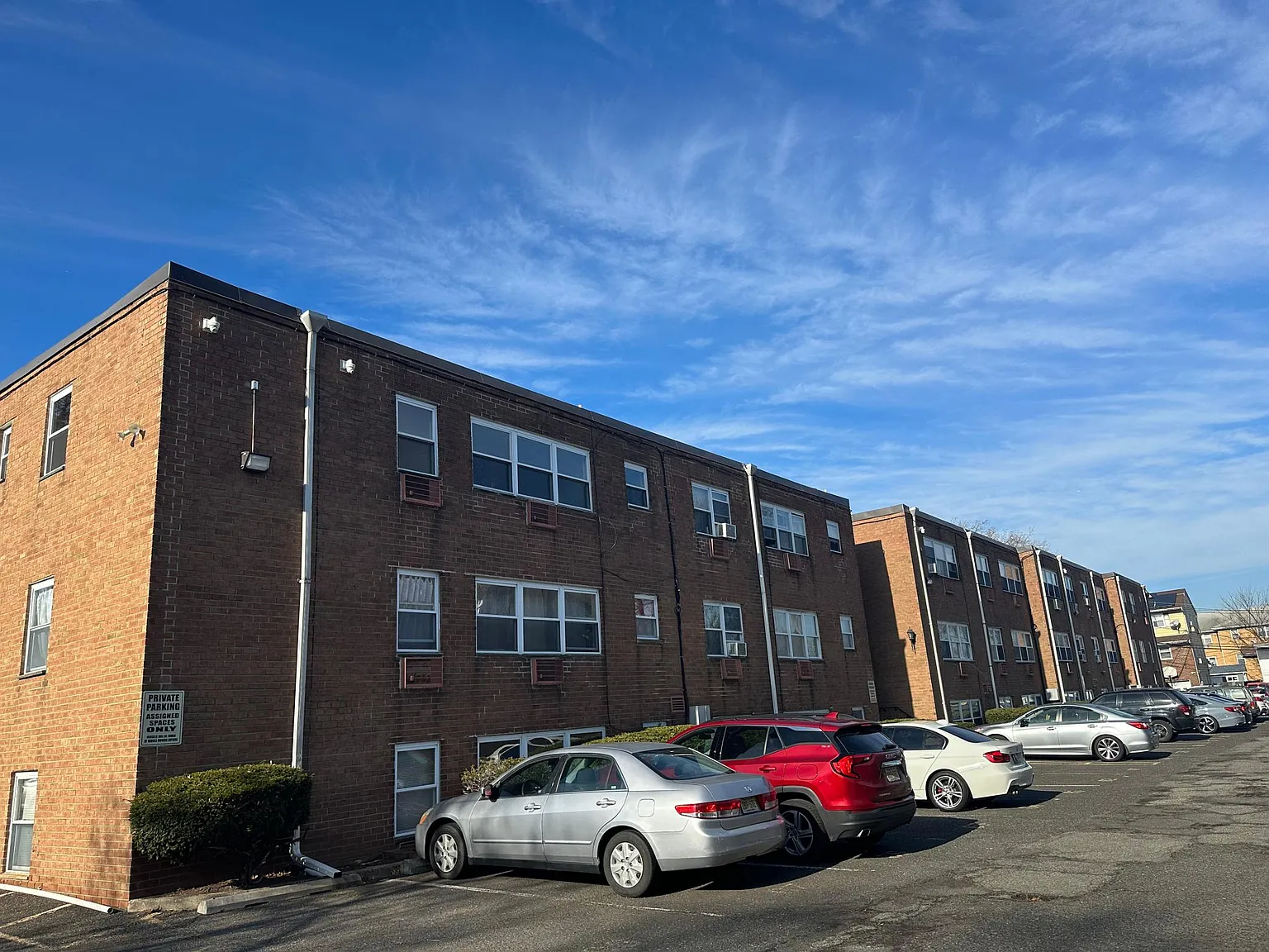 55 Teaneck — Photo 3