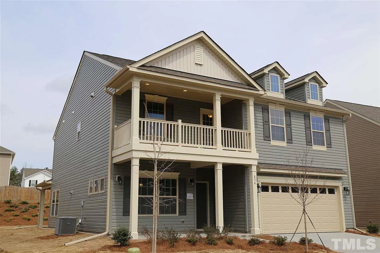 5 bed, 3.0 bath, 2678 sqft, $2,975 — Photo 2