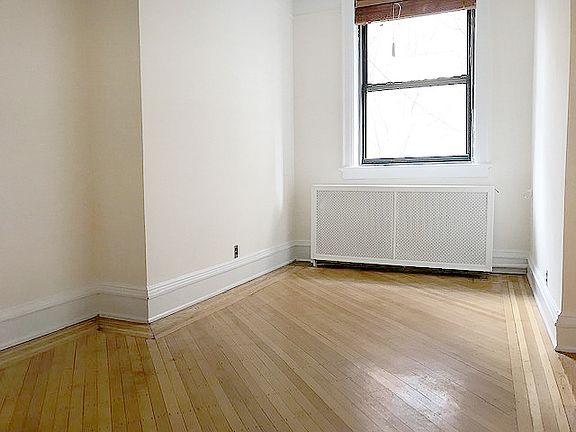 4th image of 27 E 63rd St APT 4A