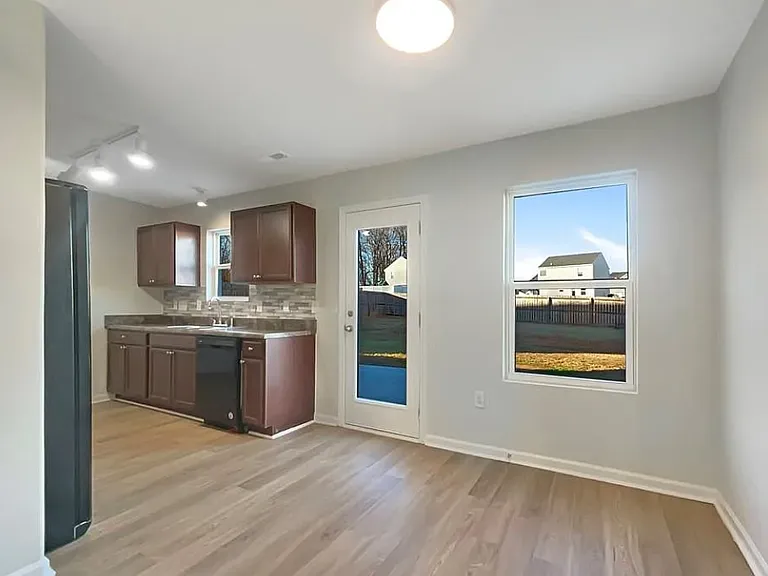 164 Creekstone Ct — Photo 7