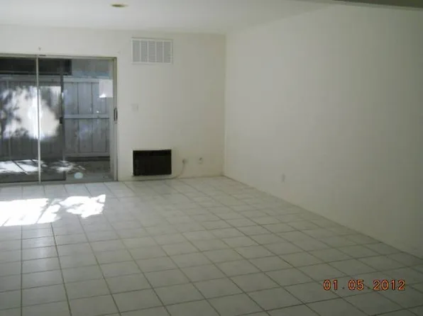 18620 Hatteras St Unit 106, Tarzana, CA 91356