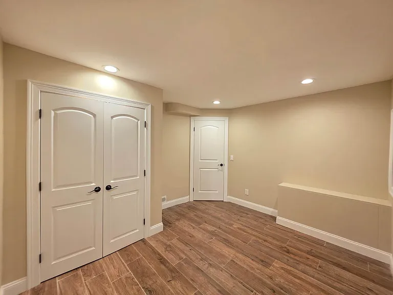 75 Ionia Ave #1A — Photo 12