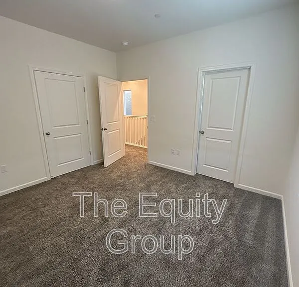 735 S Pinkham #105 — Photo 16