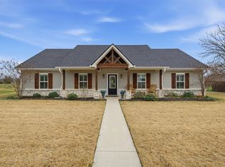 810 N Davis St, West, TX 76691