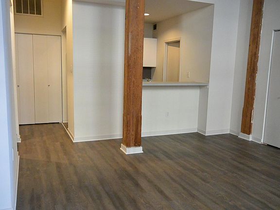2nd image of 313 Vine St APT 204