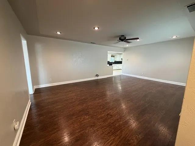 3 bed, 1420 sqft, $2,495 — Photo 4
