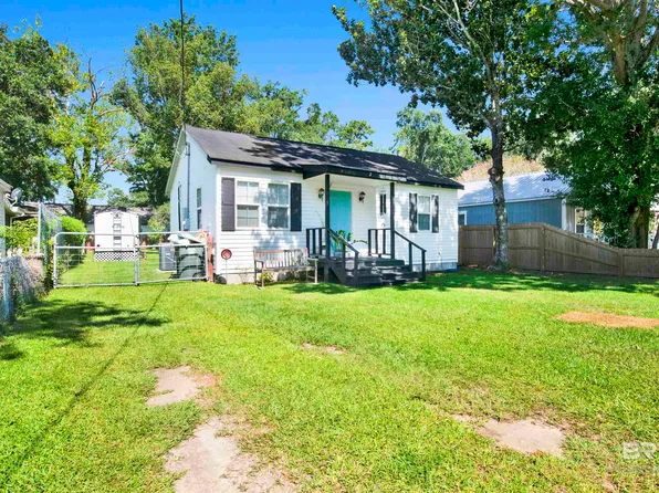 403 N Pine St, Foley, AL 36535