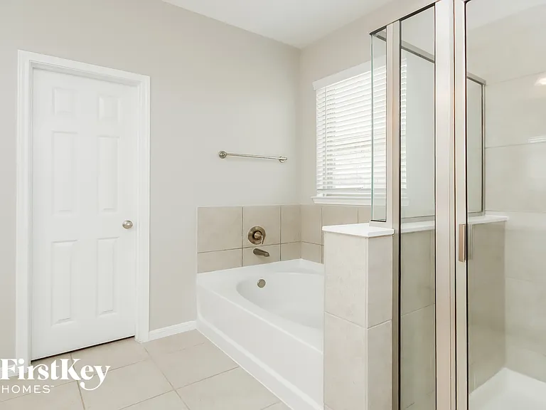 9207 Penfield Dr — Photo 10