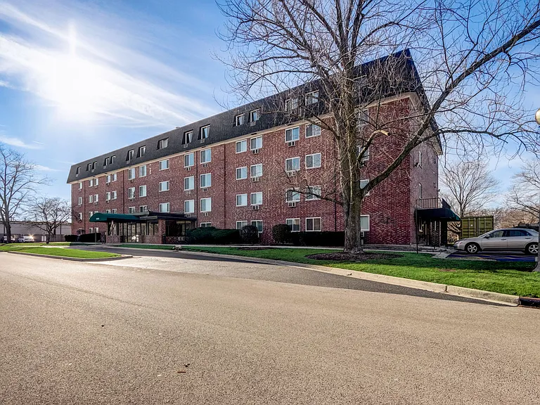 Bartlett Court Apartments — Photo 52