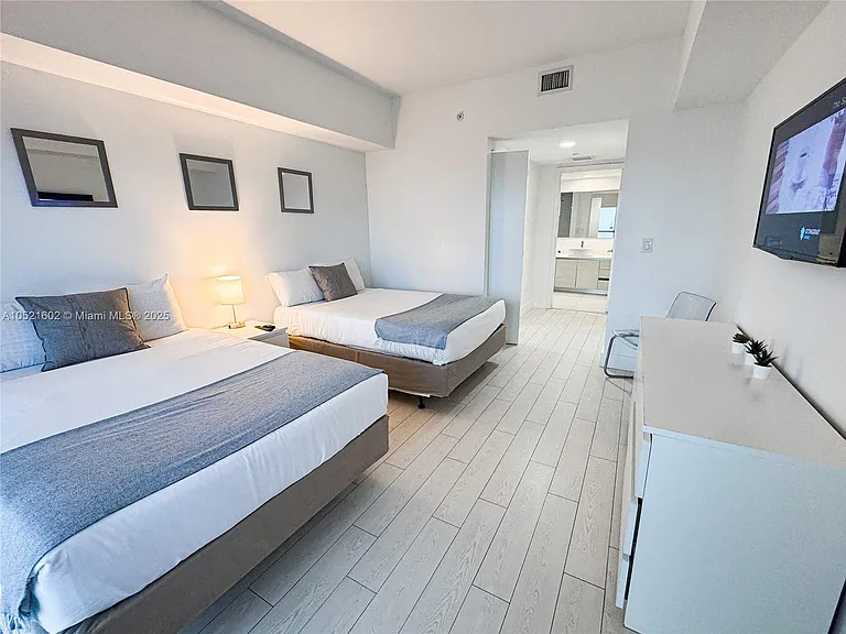 2600 E Hallandale Beach Blvd #3104 — Photo 9