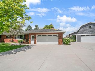 400 Maple Dr, Appleton, WI 54913