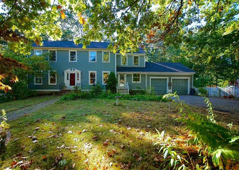 1st image of 40 Storeybrook Dr