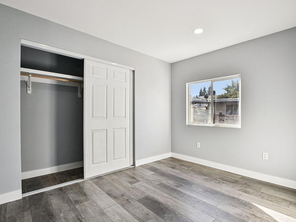 14th image of 4224 Floral Dr