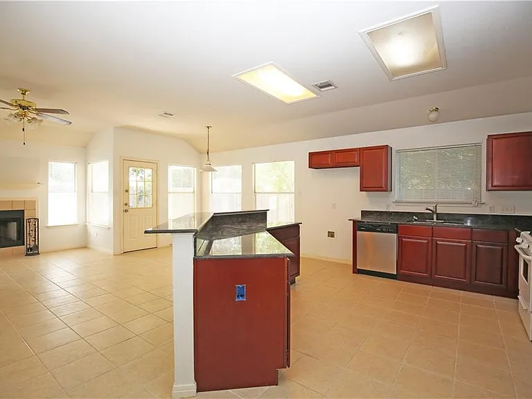 309 Country Aire Dr — Photo 10
