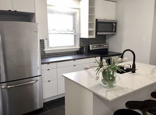 150 Meadowlands Dr W #A, Ottawa, ON K2G2S5