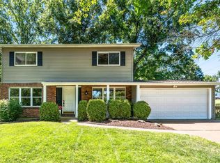 1208 Miremont Dr, Ballwin, MO 63011