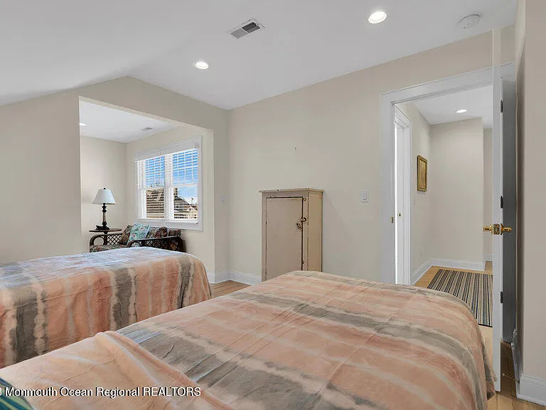 303 B St — Photo 42
