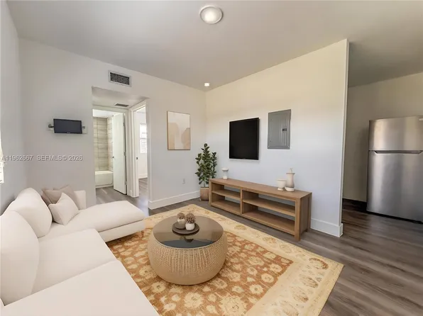 1710 NW 1st Ct APT 13, Miami, FL 33136