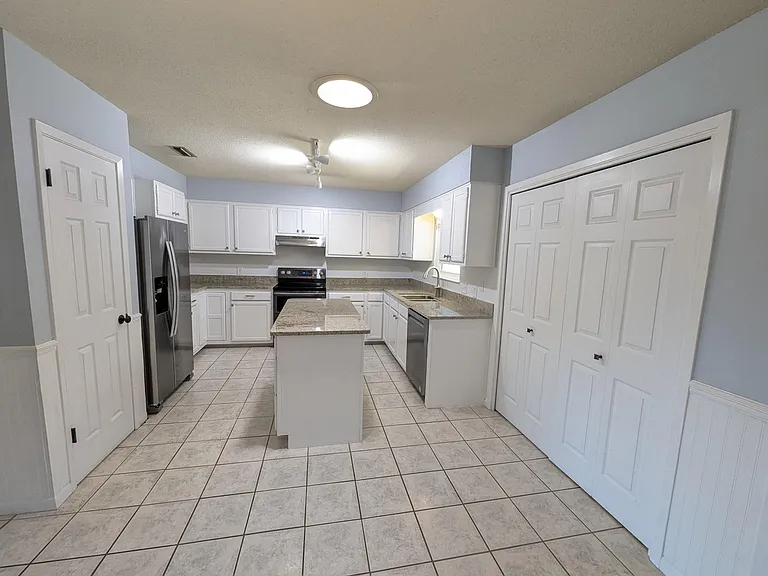 2217 Calle De Pizzaro — Photo 22