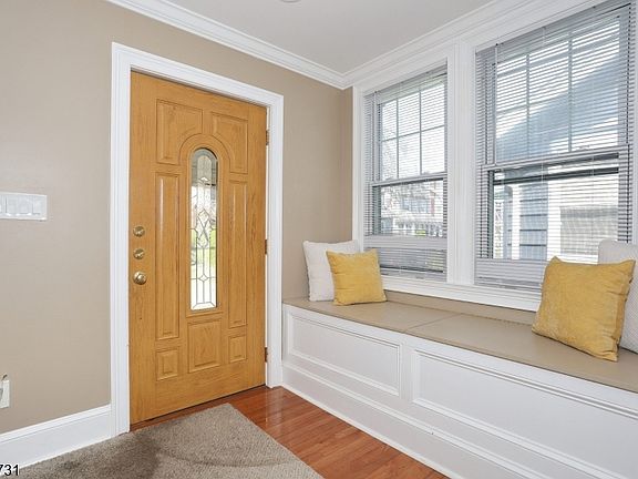 3rd image of 115 Lexington Ave