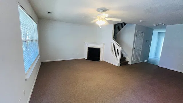 3 bed, 2.5 bath, 1320 sqft, $1,700 — Photo 3