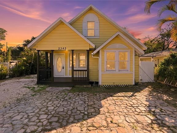 2nd image of 2342 Stella St