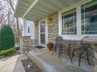 525 Sutherland Dr, Woodbury, MN 55129