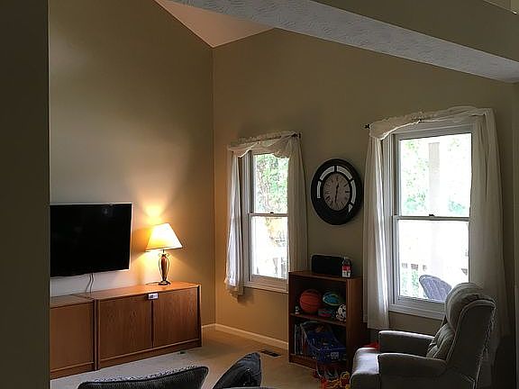 FamRm tons of natural light!