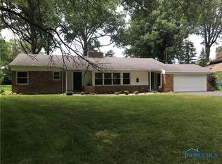 749 W Carisbrook Dr, Maumee, OH 43537